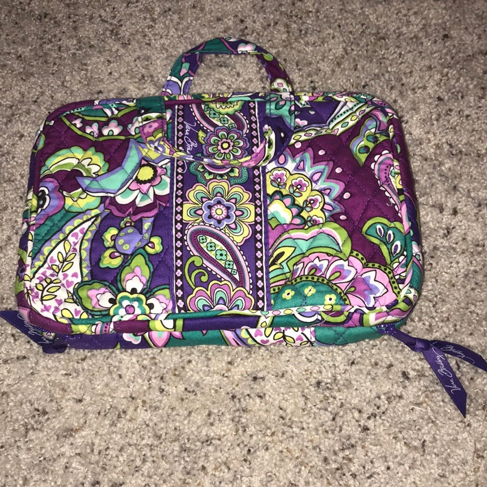 Travel toiletries bag